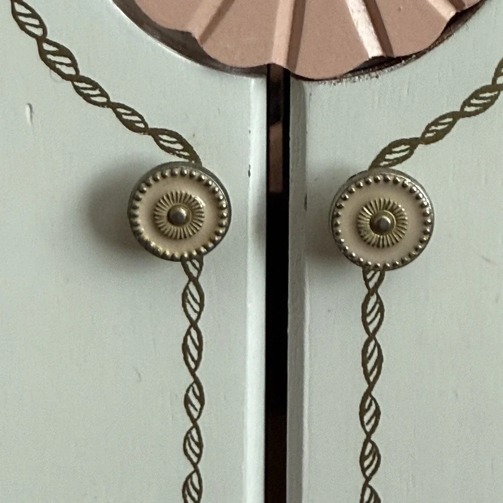 White Musical Jewelry Box with Pink Velvet Lining Mirror‎ Hooks Wood Velvet